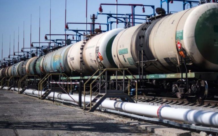 Turkmenistan sells large batch of eco-friendly gasoline to Afghanistan